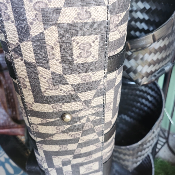 LARGE LEATHER TOTE BY GUCCI - Picture 10 of 10